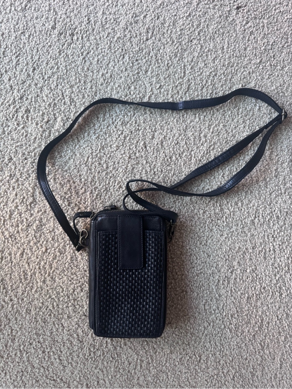 Milo small black leather travel purse